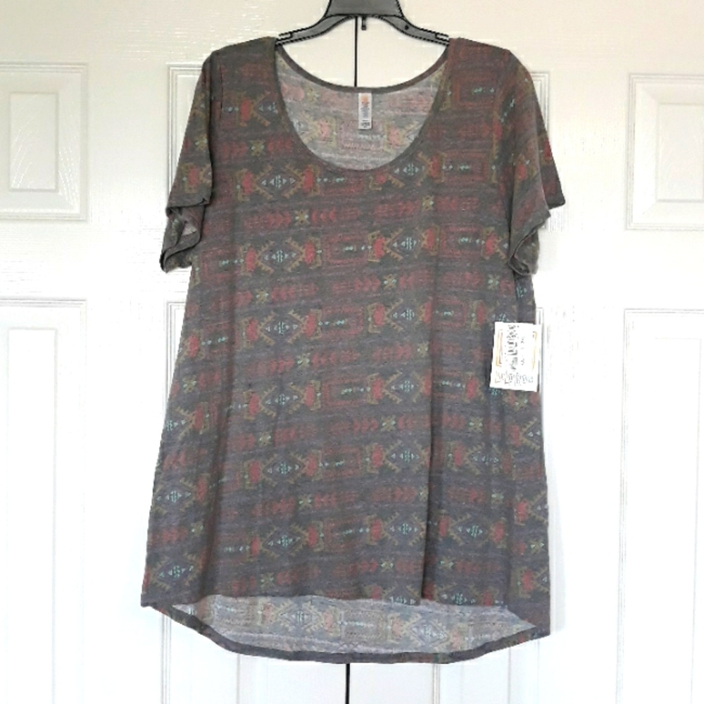 LuLaRoe Classic T-shirt gray Southwestern Aztec print hi-low hem Size 2XL
